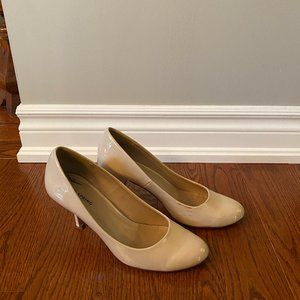 Nude Heels/Pumps